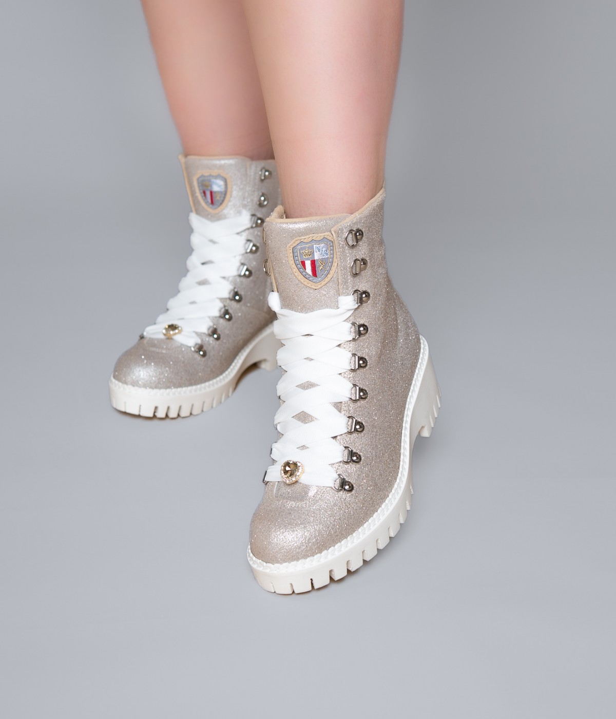 BRENDA SPRING SHINE TAUBENGRAU 2